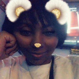 Meet your Posher, Monique